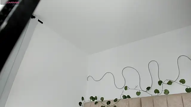 Kaseydelvey online show from 04-21-26, 01:42