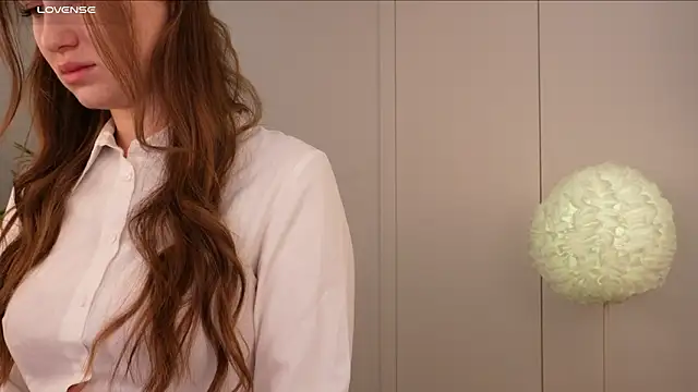 Lilly Colins online show from 01-30-25, 03:29