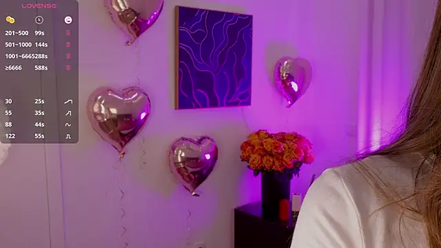 Lilly Colins online show from 02-15-25, 06:55