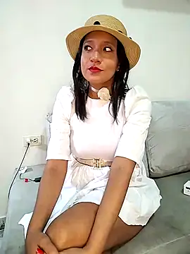 Snapshot of cami_victoria chatting on 12-07-24, 02:24 cami victoria online show from 12-07-24, 02:24