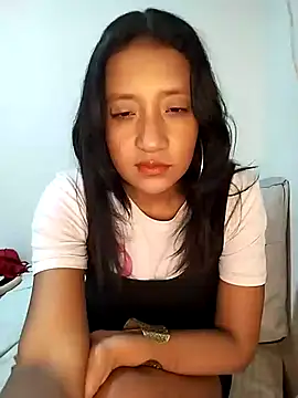 Snapshot of cami_victoria chatting on 03-19-25, 07:06 cami victoria online show from 03-19-25, 07:06