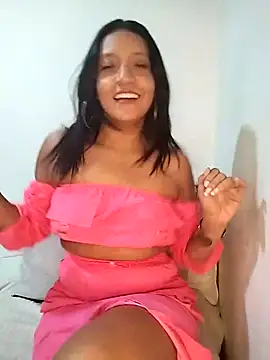 Snapshot of cami_victoria chatting on 03-21-25, 08:08 cami victoria online show from 03-21-25, 08:08