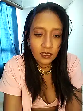 Snapshot of cami_victoria chatting on 10-03-25, 07:22 cami victoria online show from 10-03-25, 07:22