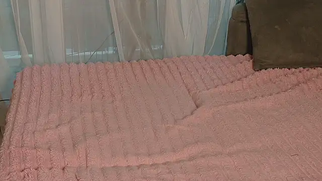 Snapshot of Starstormy chatting on 12-16-25, 06:18 Starstormy online show from 12-16-25, 06:18