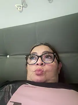 AntonellaAlondra4 online show from 05-31-26, 09:05