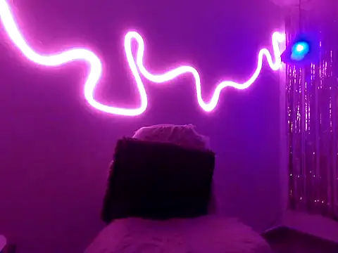 Snapshot of princesskitty111 chatting on 12-06-24, 02:02 princesskitty111 online show from 12-06-24, 02:02