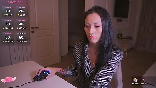 Snapshot of hana99 chatting on 10-25-25, 10:26 hana99 online show from 10-25-25, 10:26