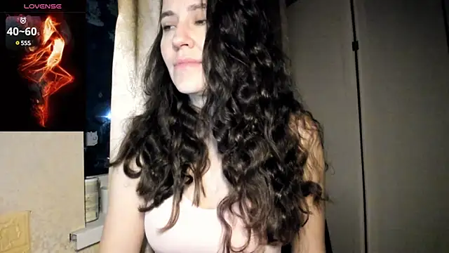 Snapshot of Found_Me chatting on 12-06-24, 12:23 Found Me online show from 12-06-24, 12:23