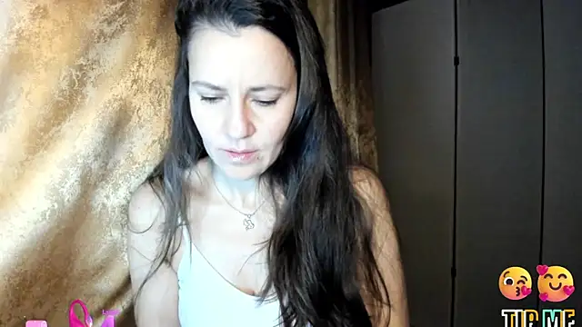 Snapshot of Found_Me chatting on 11-17-25, 11:10 Found Me online show from 11-17-25, 11:10