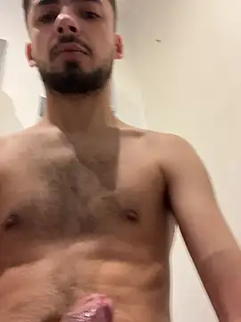 Snapshot of romain698 chatting on 02-17-26, 09:17 romain698 online show from 02-17-26, 09:17