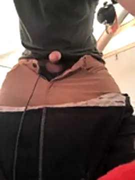 Snapshot of potholder420 chatting on 12-16-25, 03:17 potholder420 online show from 12-16-25, 03:17