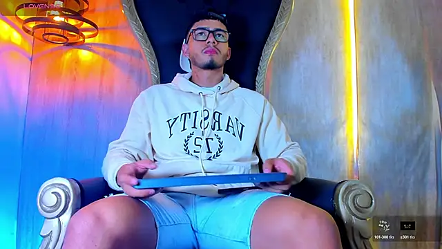 Snapshot of thaddeus_king chatting on 11-02-25, 10:56 thaddeus king online show from 11-02-25, 10:56