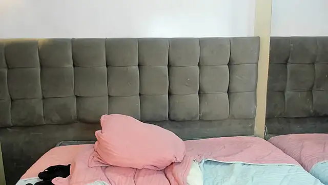 Snapshot of Yayittha chatting on 12-24-24, 12:11 Yayittha online show from 12-24-24, 12:11