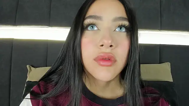 nicolle pierce online show from 09-29-25, 02:33