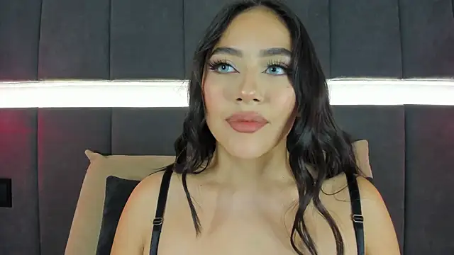 nicolle pierce online show from 10-02-25, 01:51