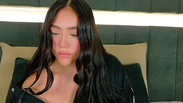 nicolle pierce online show from 11-10-25, 02:05