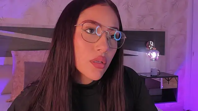 nicolle pierce online show from 02-25-26, 01:21