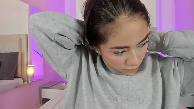 nicolle pierce online show from 04-06-26, 01:23