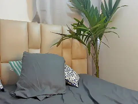 Snapshot of Soy_Bella chatting on 01-12-25, 12:12 Soy Bella online show from 01-12-25, 12:12