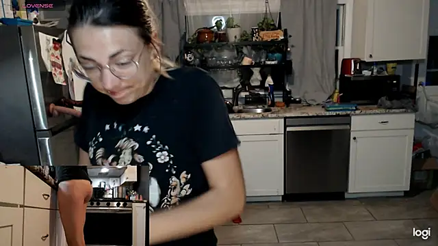 KSwonderland6 online show from 10-16-25, 05:19