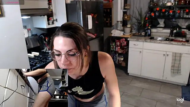 KSwonderland6 online show from 02-09-26, 07:23