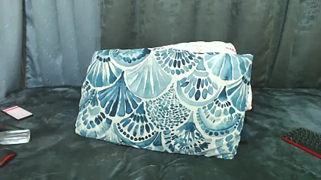 Snapshot of kittykhloe22 chatting on 06-10-26, 10:08 kittykhloe22 online show from 06-10-26, 10:08