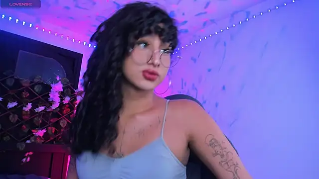 Snapshot of Heka_Prudence chatting on 01-21-25, 03:04 Heka Prudence online show from 01-21-25, 03:04