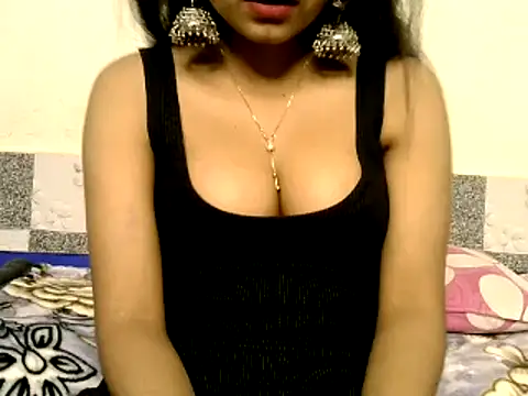 Snapshot of Sanjana_Gupta chatting on 02-13-25, 12:32 Sanjana Gupta online show from 02-13-25, 12:32
