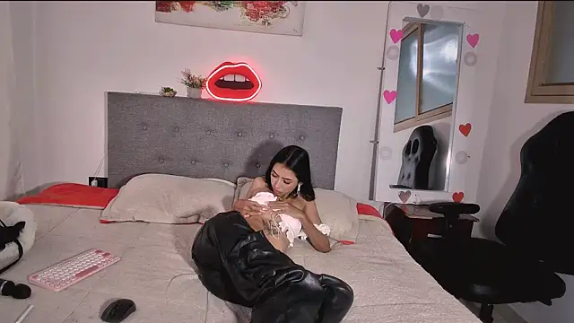 Snapshot of Amberx_Sweet chatting on 12-02-25, 09:32 Amberx Sweet online show from 12-02-25, 09:32