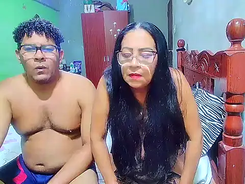 Snapshot of rosi_pamela chatting on 01-25-25, 01:10 rosi pamela online show from 01-25-25, 01:10