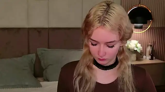 NaomiLoys online show from 02-26-25, 09:37