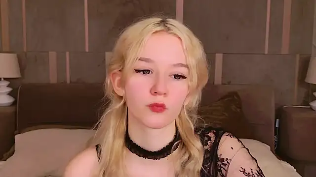 NaomiLoys online show from 02-27-25, 04:09