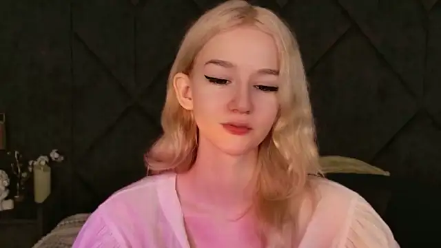 NaomiLoys online show from 11-16-25, 10:54