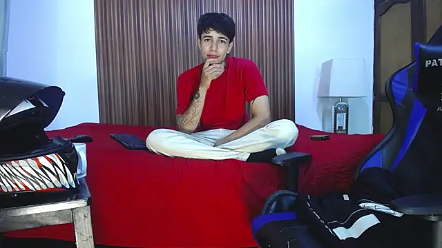 Snapshot of Zacktk7 chatting on 12-14-24, 05:14 Zacktk7 online show from 12-14-24, 05:14