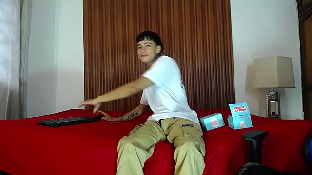 Snapshot of Zacktk7 chatting on 12-28-24, 04:52 Zacktk7 online show from 12-28-24, 04:52