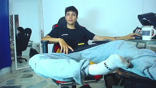 Snapshot of Zacktk7 chatting on 01-10-25, 08:26 Zacktk7 online show from 01-10-25, 08:26