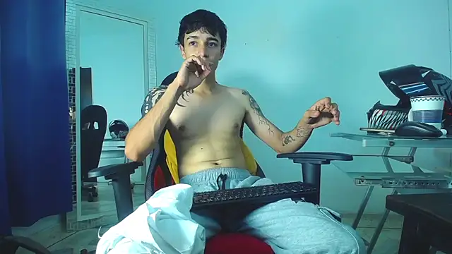 Snapshot of Zacktk7 chatting on 01-14-25, 11:05 Zacktk7 online show from 01-14-25, 11:05