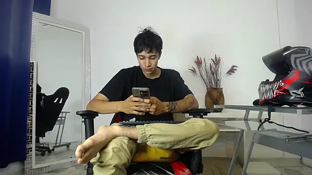 Snapshot of Zacktk7 chatting on 01-20-25, 10:15 Zacktk7 online show from 01-20-25, 10:15