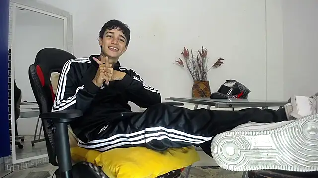 Snapshot of Zacktk7 chatting on 01-22-25, 07:56 Zacktk7 online show from 01-22-25, 07:56