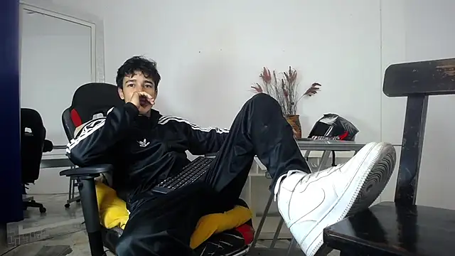 Snapshot of Zacktk7 chatting on 01-22-25, 10:59 Zacktk7 online show from 01-22-25, 10:59