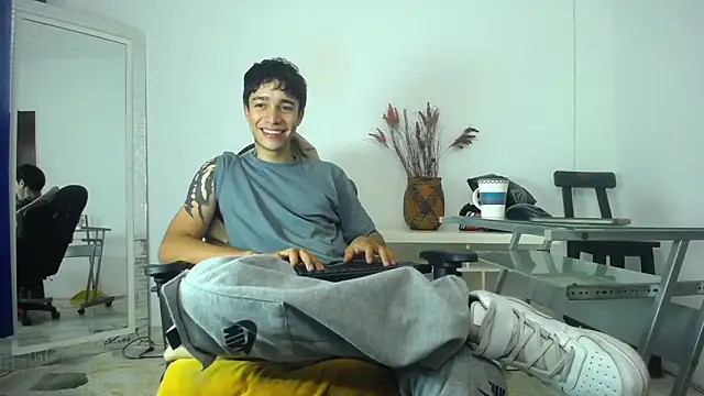 Snapshot of Zacktk7 chatting on 01-23-25, 09:07 Zacktk7 online show from 01-23-25, 09:07