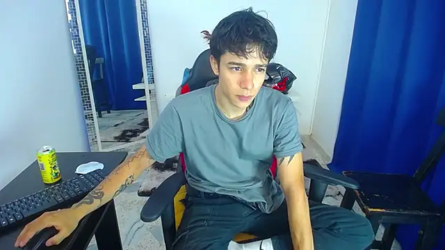 Snapshot of Zacktk7 chatting on 01-29-25, 09:39 Zacktk7 online show from 01-29-25, 09:39