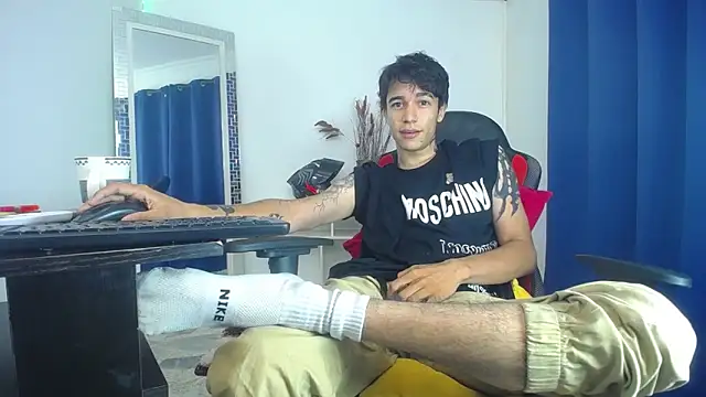 Snapshot of Zacktk7 chatting on 01-31-25, 11:45 Zacktk7 online show from 01-31-25, 11:45