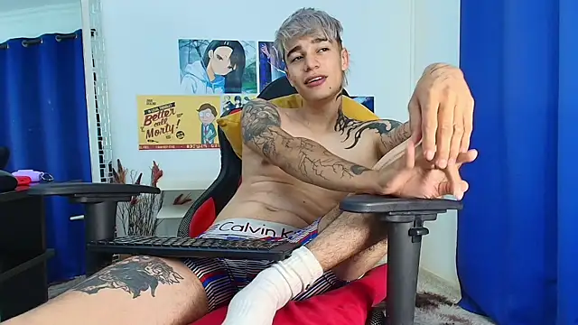 Snapshot of Zacktk7 chatting on 03-10-25, 11:27 Zacktk7 online show from 03-10-25, 11:27