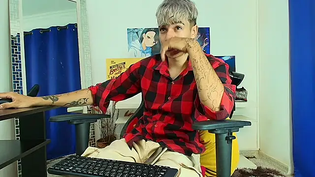 Snapshot of Zacktk7 chatting on 03-12-25, 07:49 Zacktk7 online show from 03-12-25, 07:49