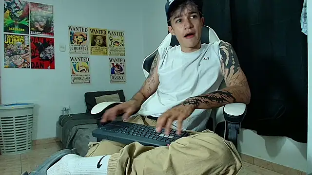 Snapshot of Zacktk7 chatting on 03-18-25, 10:58 Zacktk7 online show from 03-18-25, 10:58