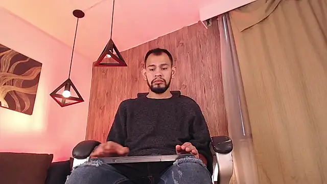 Snapshot of Bedobigcock chatting on 01-28-25, 05:03 Bedobigcock online show from 01-28-25, 05:03