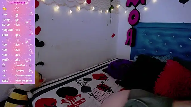 Snapshot of zarquita99 chatting on 02-26-25, 12:36 zarquita99 online show from 02-26-25, 12:36