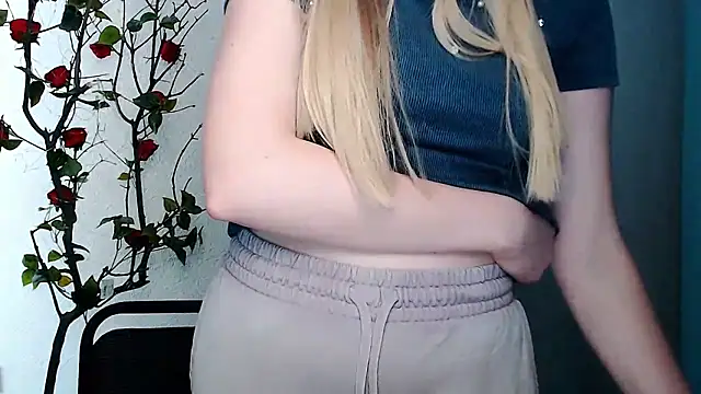 Queen ofLove online show from 04-01-26, 01:41