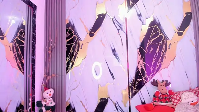 sophiee evanss  online show from 12-18-24, 12:40